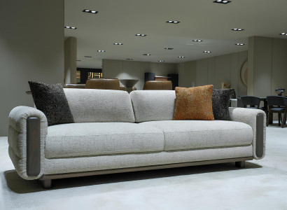 Elegantes Polstersofa Designer Textilcouch Wohnzimmer 3-Sitzer Möbel