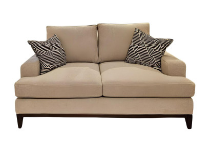 Stilvoller Beige 2-Sitzer im modernen Design