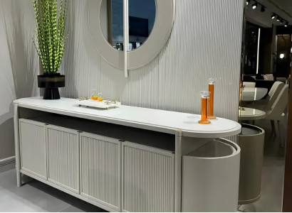 Stilvolle Weiße Kommode Designer Spiegel Wohnzimmer Holz Konsole