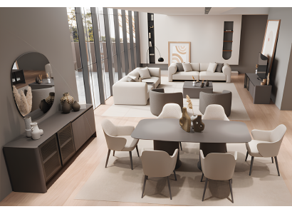 Esszimmer-Set: brauner Tisch, weiche Stühle, Konsole, Spiegel.