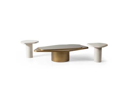 Set aus 3 Tischen mit einzigartigen asymmetrischen Formen und Gold-Element