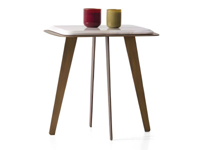 Moderner Beistelltisch Kompakte Wohnzimmer Edle Tische Metallfüße