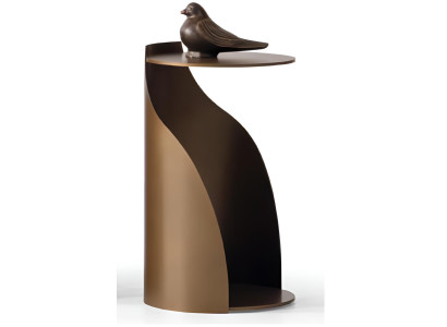 Beistelltisch mit eleganter geschwungener Form und modernem Design