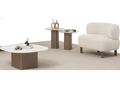 Weißes Wohnzimmer-Set – Weicher Sessel, Runder Couchtisch und Beistelltisch