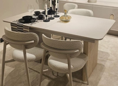 Exklusives Beiges Esszimmer-Set Designer Holztisch 4x Textilstühle