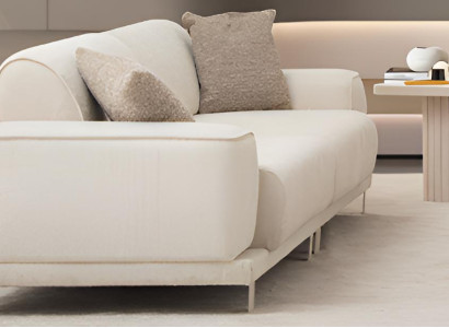 Modernes Wohnzimmer-Set – Beiger Stoff-3-Sitzer Sofa und Holz-Beistelltisch