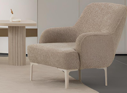 Modernes Wohnzimmer-Set – Weicher Beiger Sessel und Beistelltisch aus Holz
