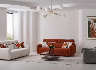 Moderne Sofas im minimalistischen Design mit farbenfrohen Kissen stilvolle Möbel