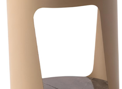 Modernes Beistelltisch mit brauner Marmorplatte und eleganter Form