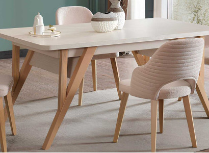 Esszimmertisch mit modernem Design und Holzbeinen