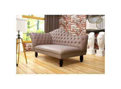 Leder Chesterfield-Sofa in Braun mit Stoffdetails und eleganten