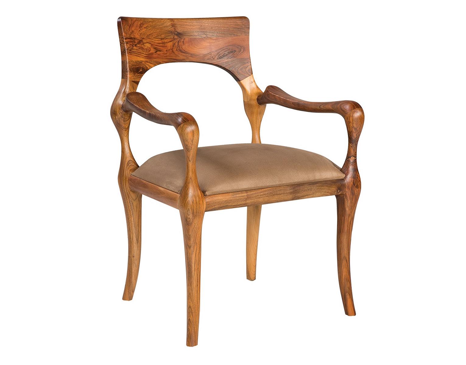 Eleganter brauner Stoffsessel aus Holz im modernen Design